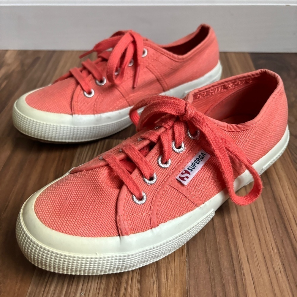 Superga Low Top Coral Canvas Casual Sneakers Women’s 6